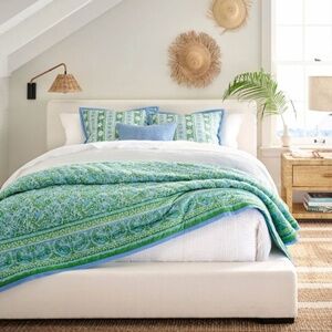 Pottery Barn King Size Keaton Reversible Heirloom Paisley Quilt